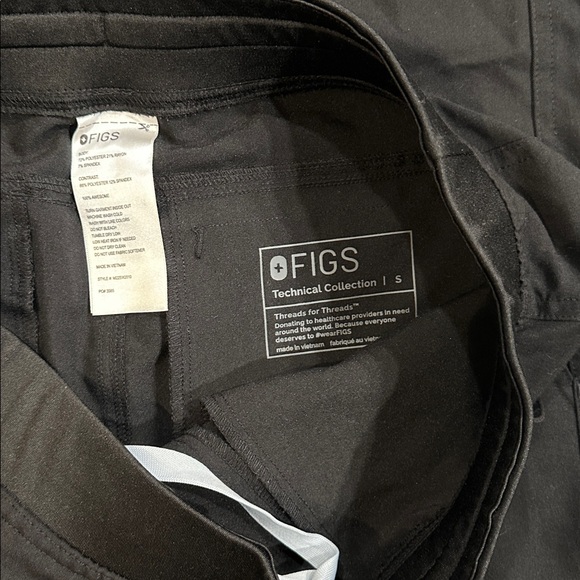 Figs Men’s Scrub Set - Picture 3 of 10